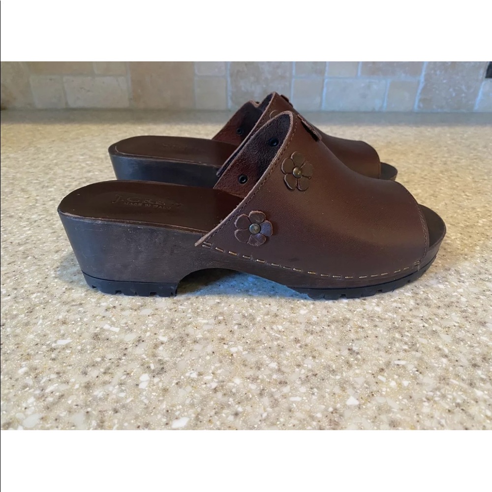 Brand New! ‘J CREW’ Womens Brown Leather Clogs With Floral Design! Size 7!